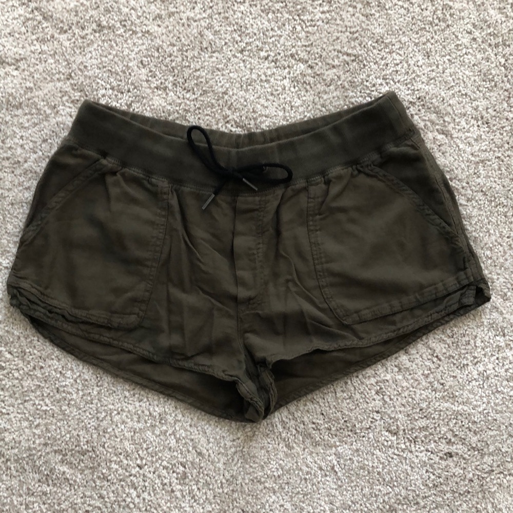 Aritzia green Cargo shorts